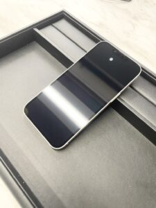iPhone14　ガラス　チタン　フッ素　銀　コーティング　大阪本町
